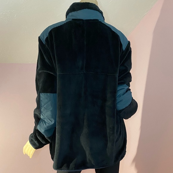 Men's L.L.Bean Hi-Pile Fleece Jacket - Picture 4 of 12